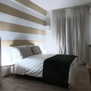  Bed & Breakfast Fifth Floor